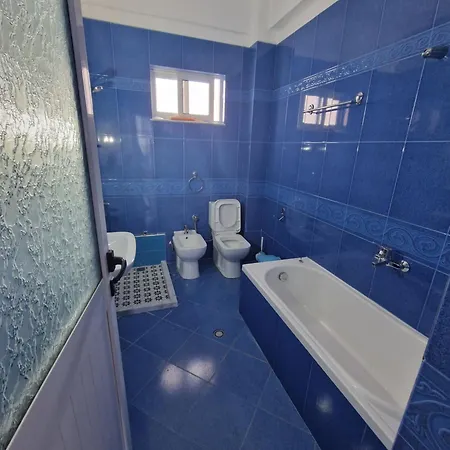 Hazbi Tare Apartment *